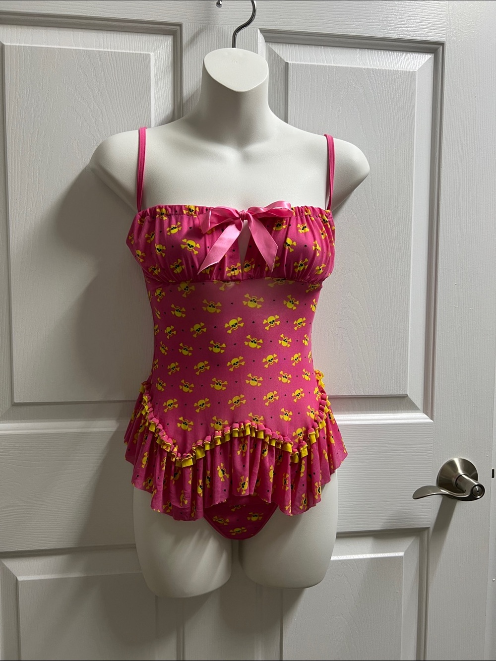 Source Unknown Pink Yellow Ruffled Chemise Slip lingerie panties set XS NWOT
